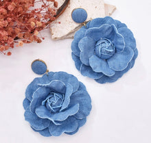 Load image into Gallery viewer, Denim Mami Flower Earrings
